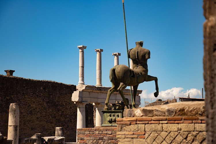 pompei2_qjzsvf?_a=BACAEuGT